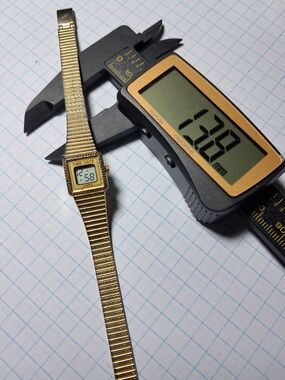 Vintage Timex Gold Digital Time-Date Ladies Bracelet Watch - Gold Tone